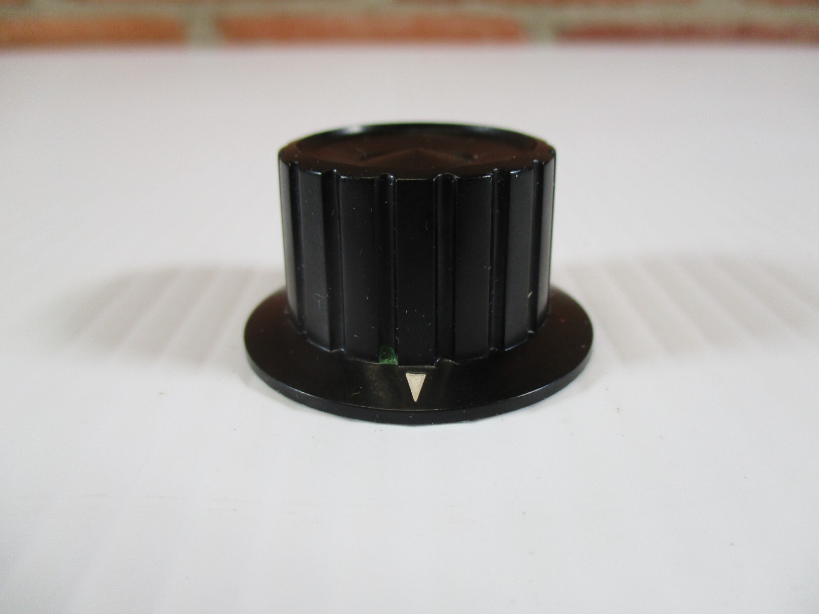 HP Black Pointer Knob 1-3/4" D x 3/4" H Test Equipment Replacement 0.25" Shaft