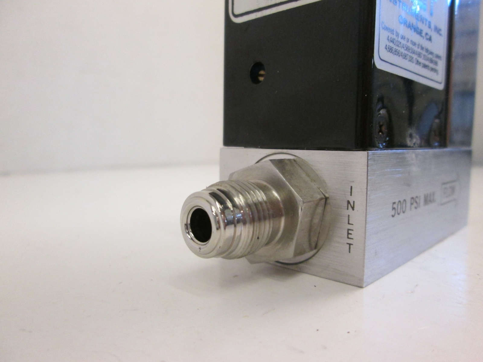 Unit UFC-1020 Mass Flow Controller MFC, N2O, 500 SCCM