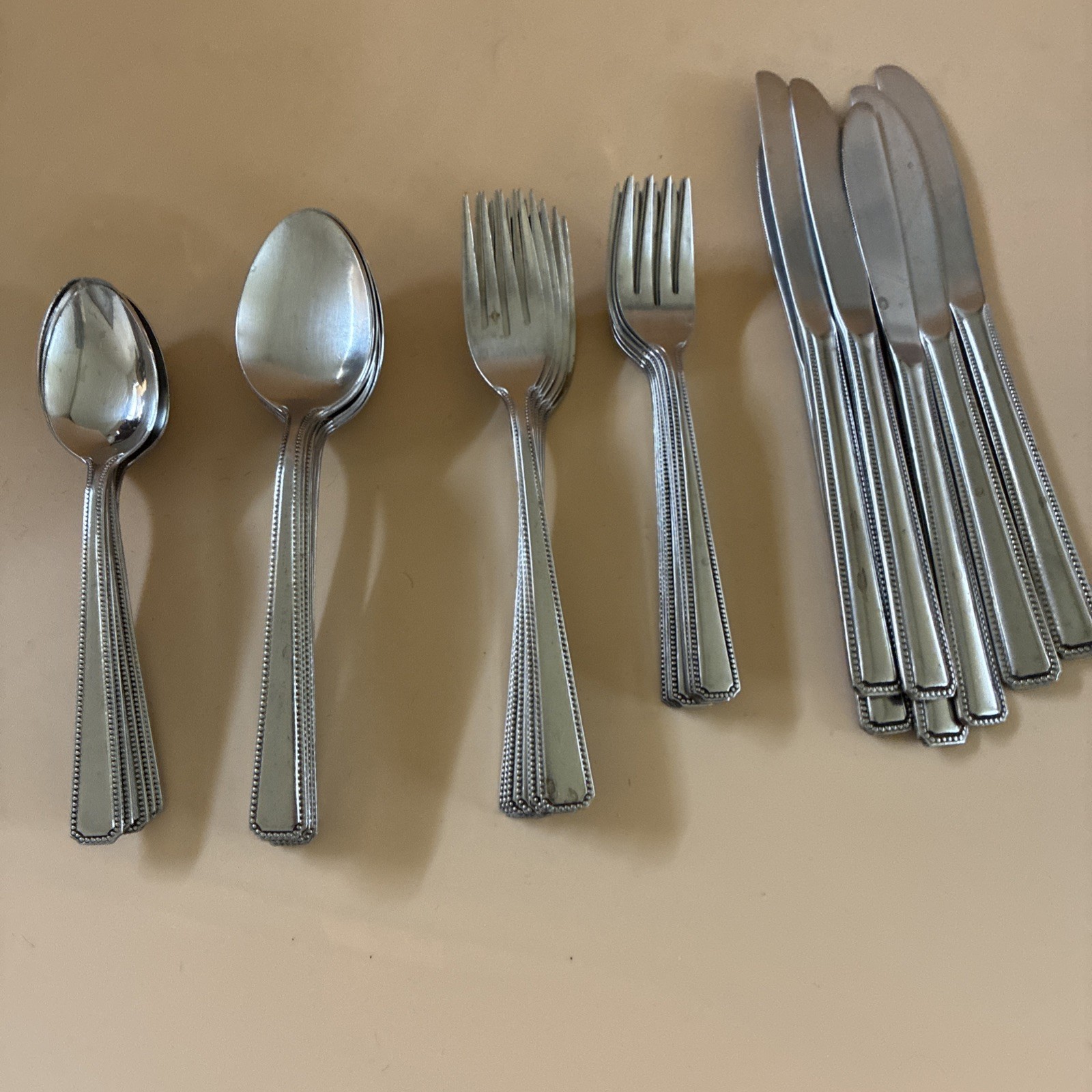 Rogers Stainless Needlepoint Beaded Artistry Flatware 35 Pieces 7 Set