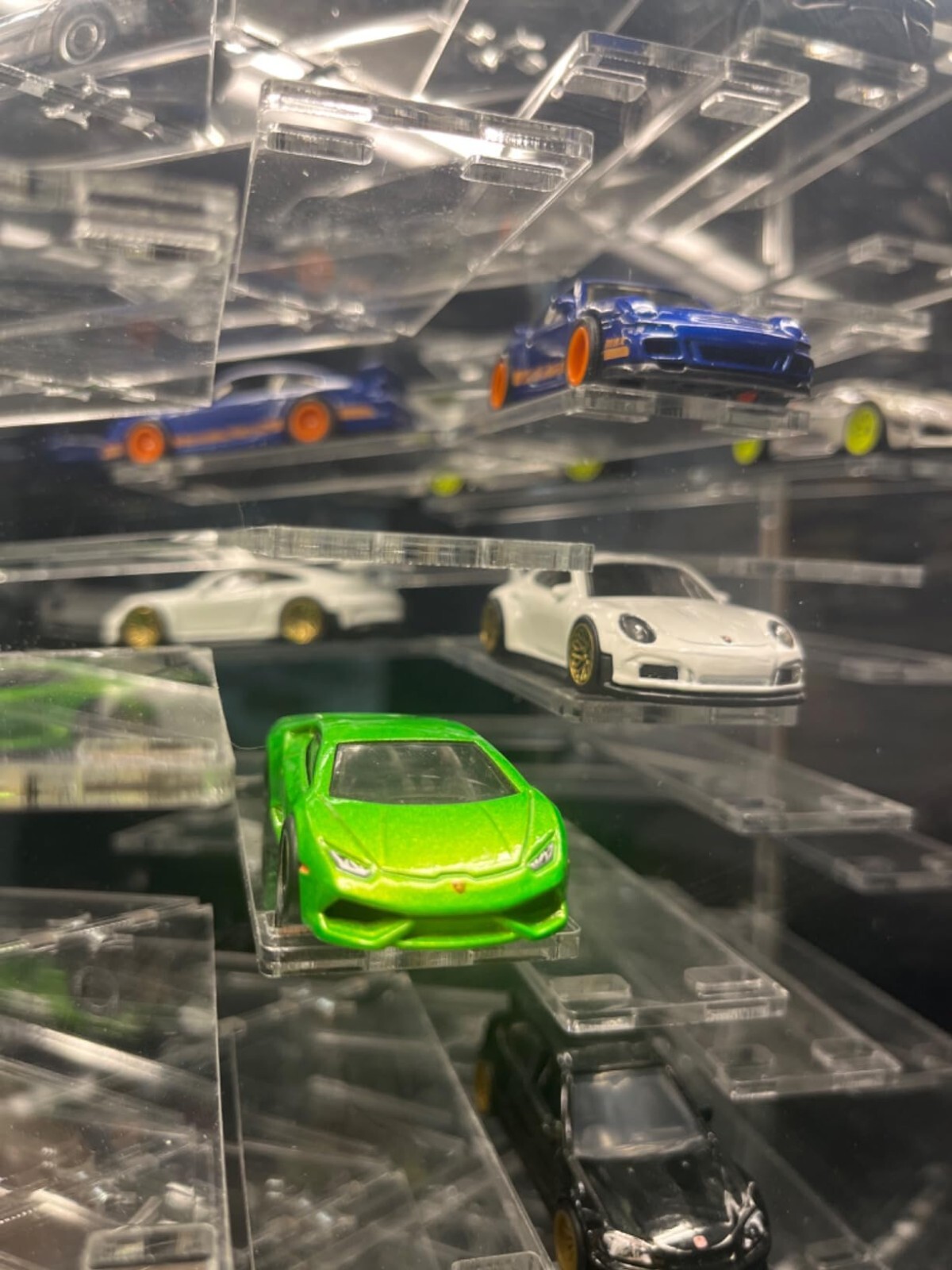 Car Display Case 33 Pc Acrylic LED Light Mirrored Wheels Model 1/64 Diecast Rack