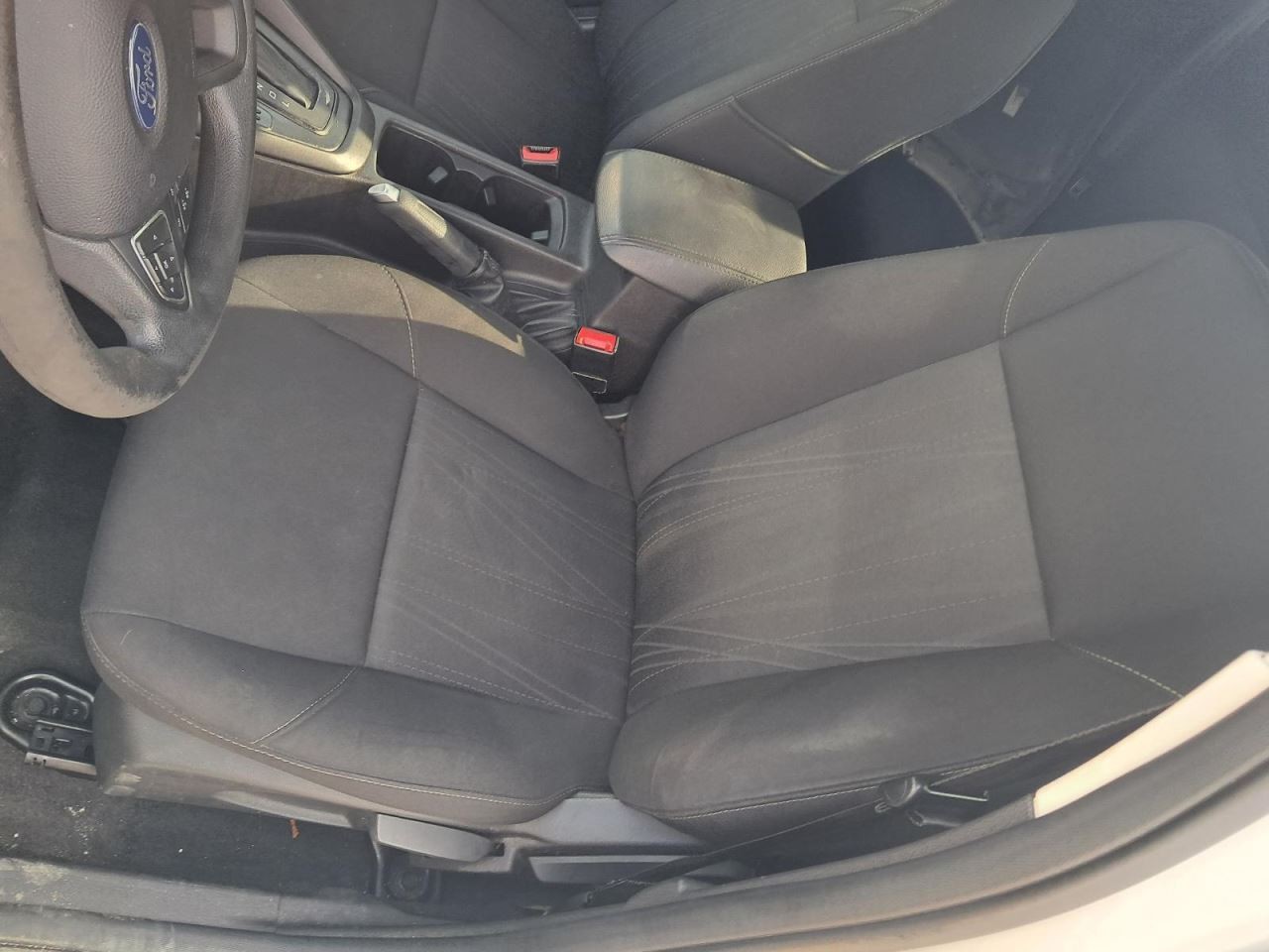 FOCUS 2018 Glove Box 4892054
