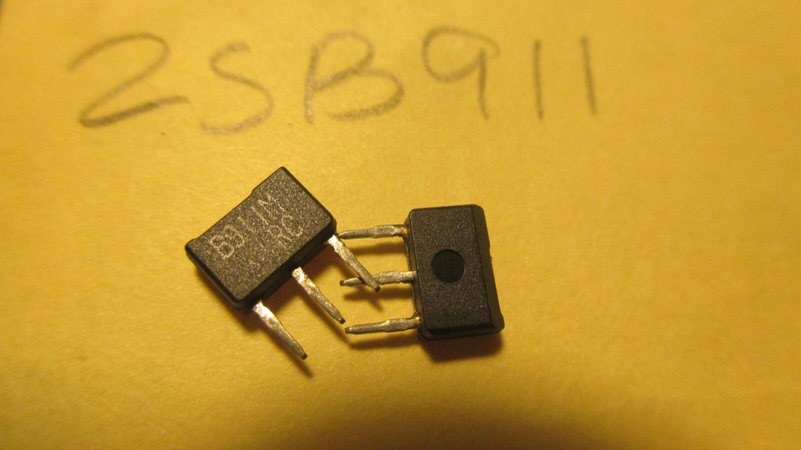 2Sb911 Electronic Transistors   2 pieces included