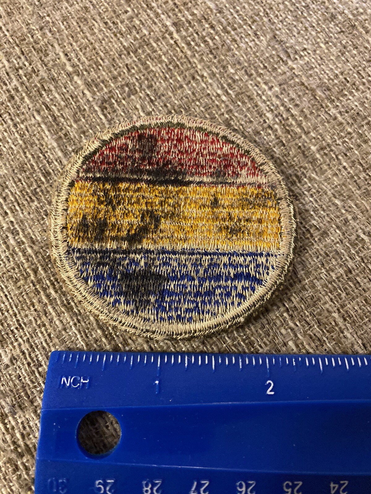 WWII US Army Replacement And School Patch Round Yellow Blue Red INV8666