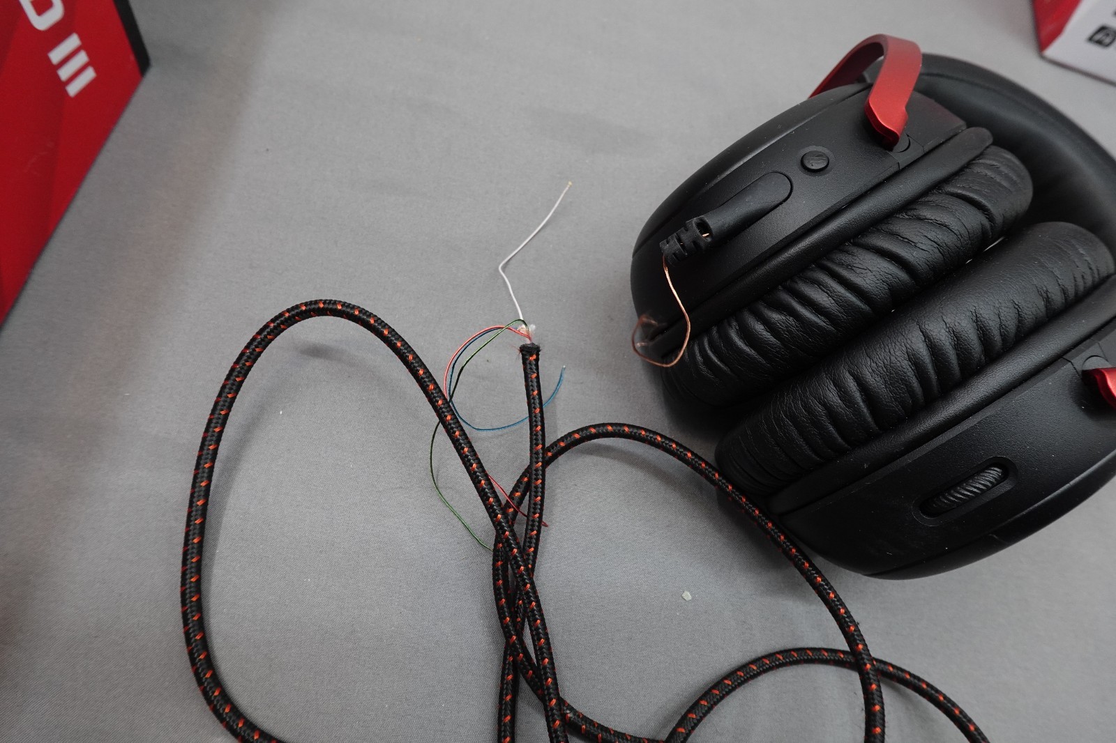 (4) HYPERX GAMING HEADSETS BUNDLE AS-IS ***NOT-WORKING*** FOR PART ONLY !!!