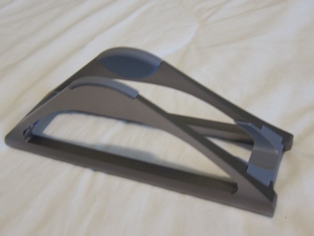 HumanCentric - Vertical LAPTOP STAND - Space Gray -