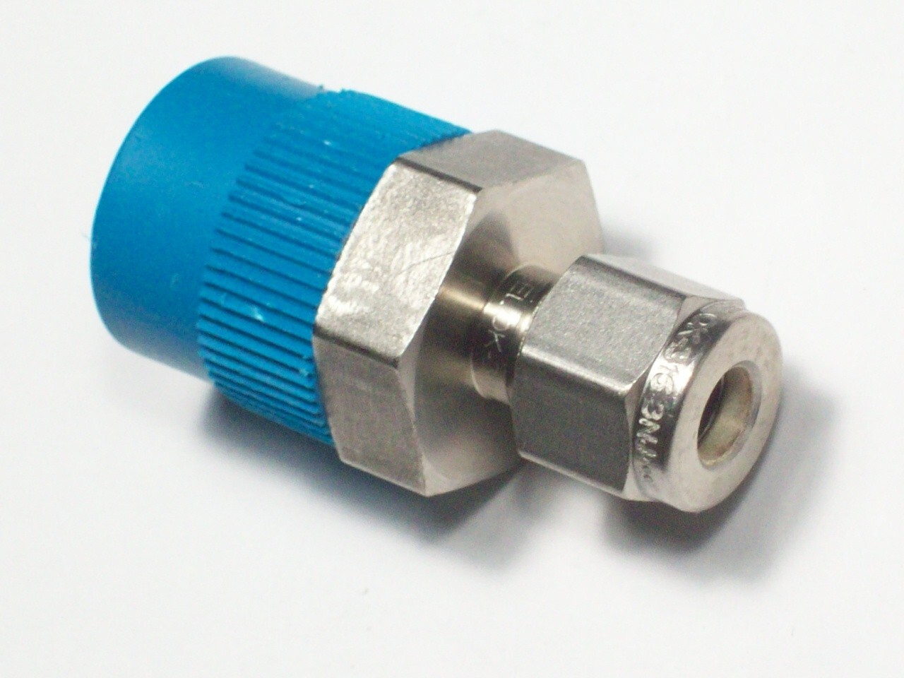 1- Swagelok Stainless Steel Connector, 1/4" OD Tube x 1/2" MNPT, SS-400-1-8BT