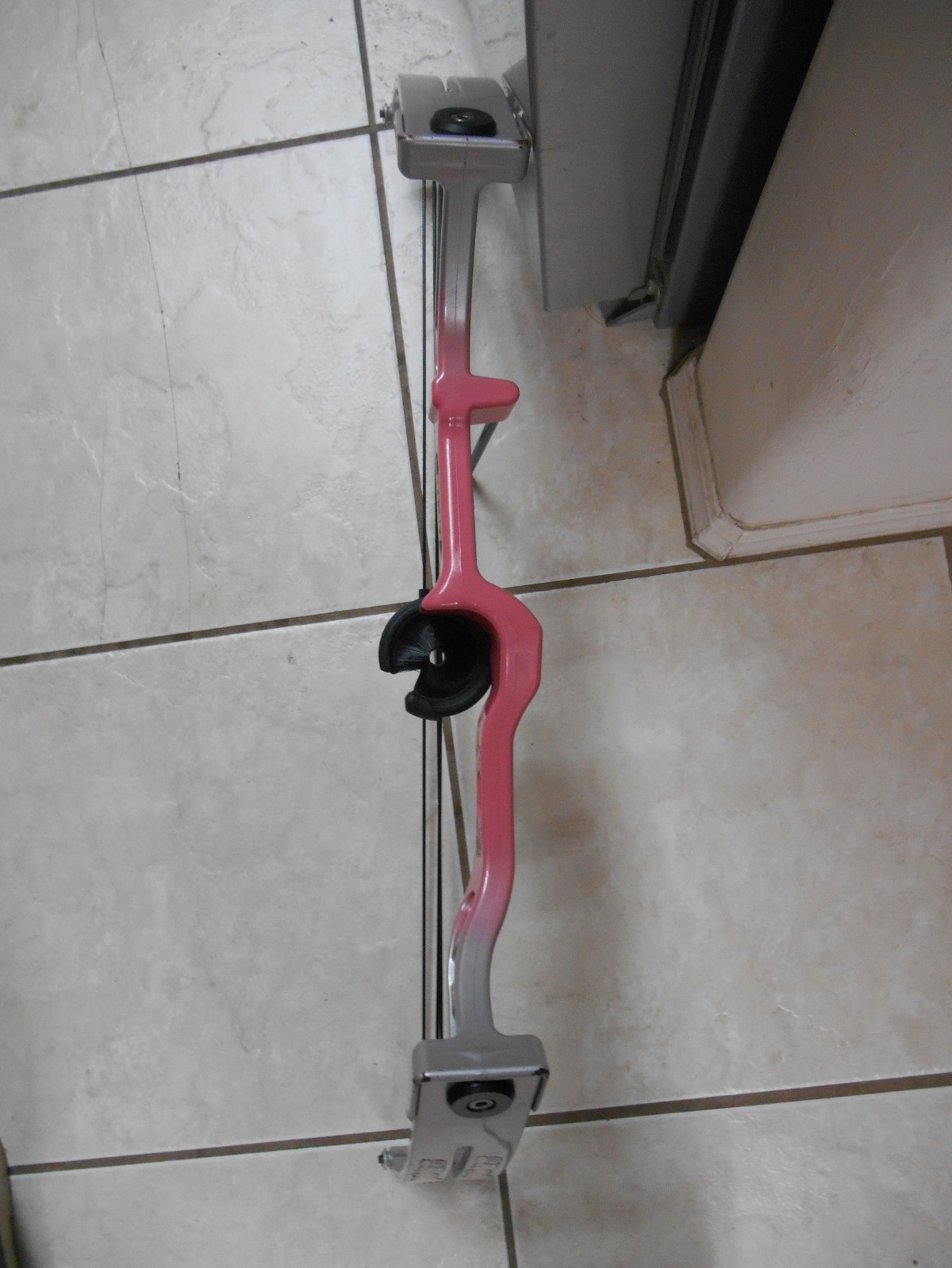 BEAR BRAVE III - Compound Bow Youth Pink & Black 27"