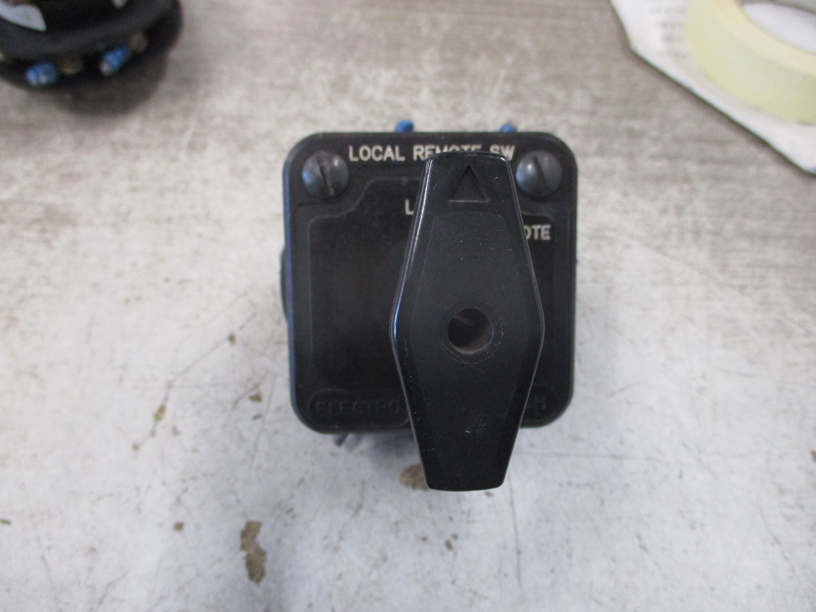 Electroswitch Series 24 Local Remote SW Rotary Switch 24201B Used