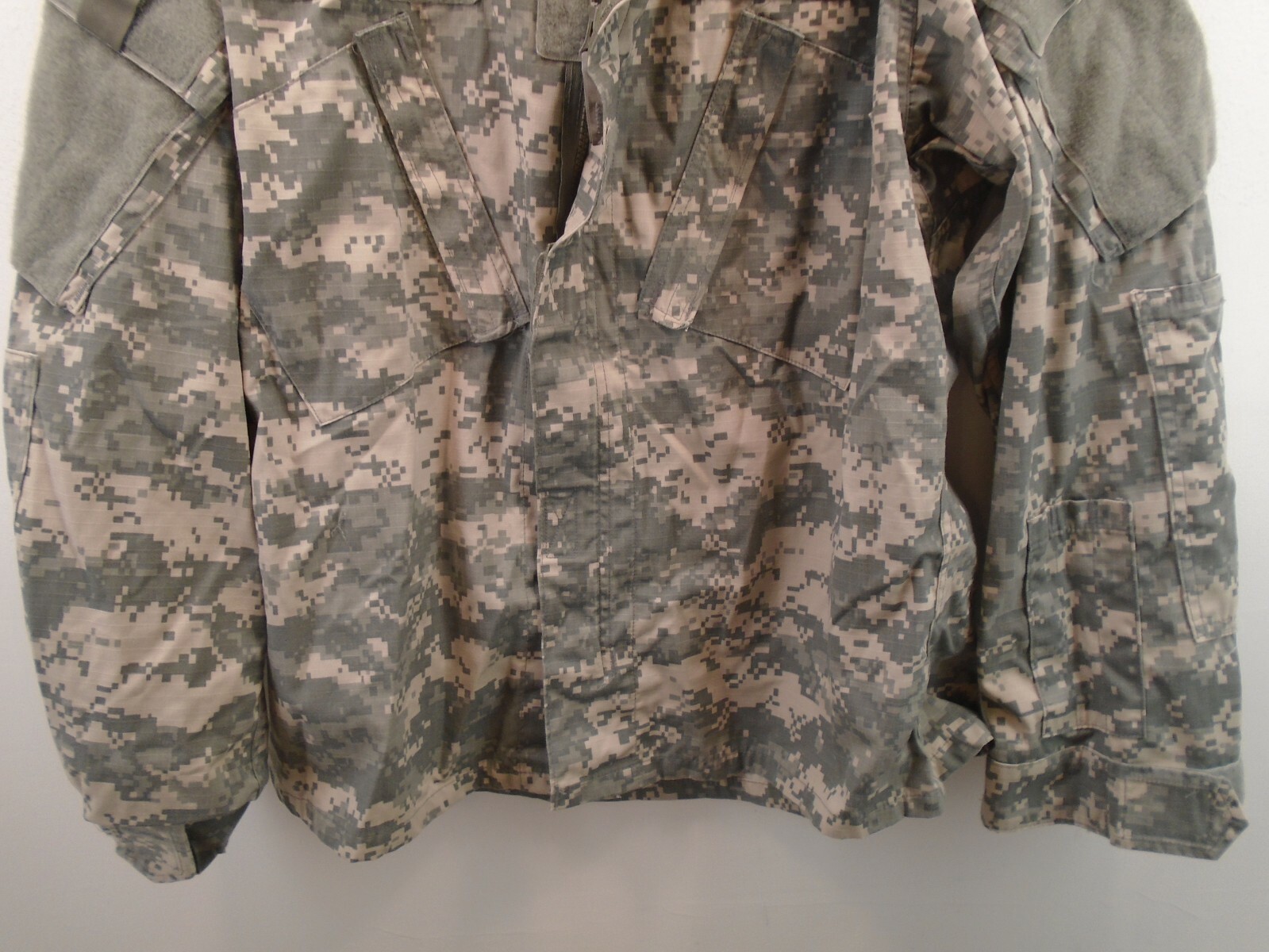 USGI US Army Combat Uniform ACU Coat Shirt Wind Resistant Medium Short 2003 63-G