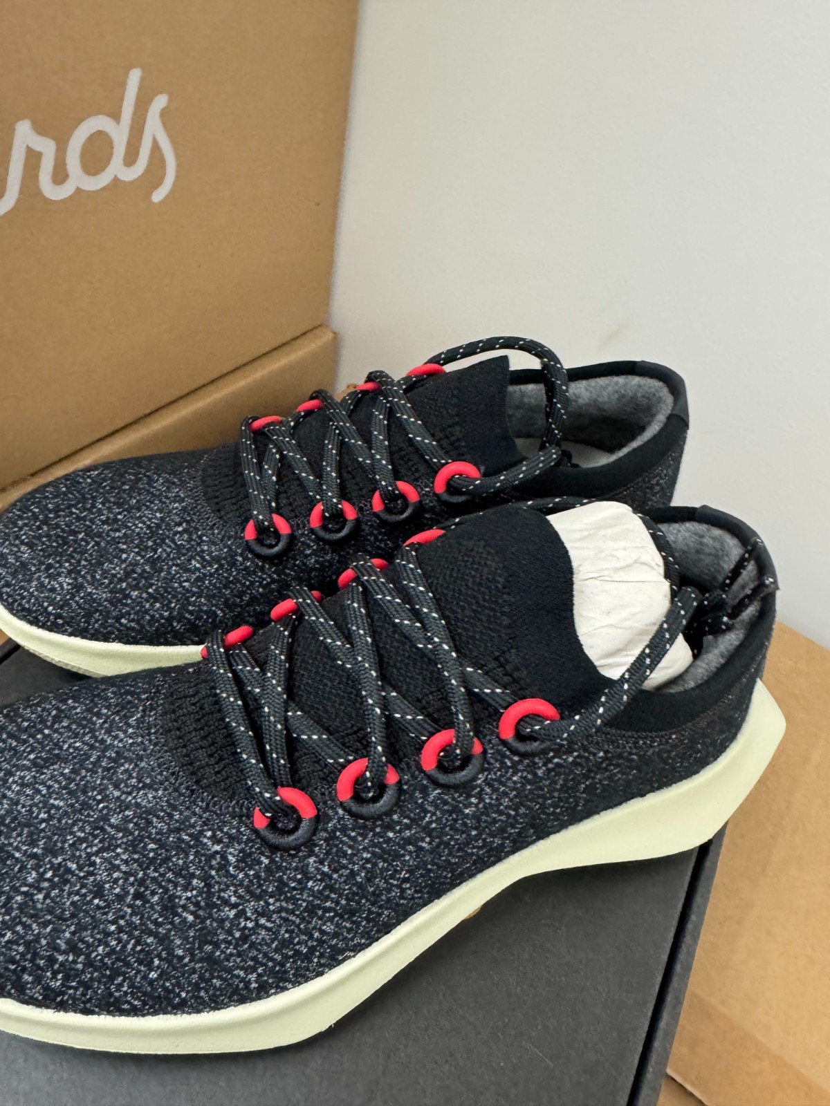 NEW ALLBIRDS WOOL DASHER 2 MIZZLE DARK GREY RED SHOES BLACK WOMENS SIZE 8.5