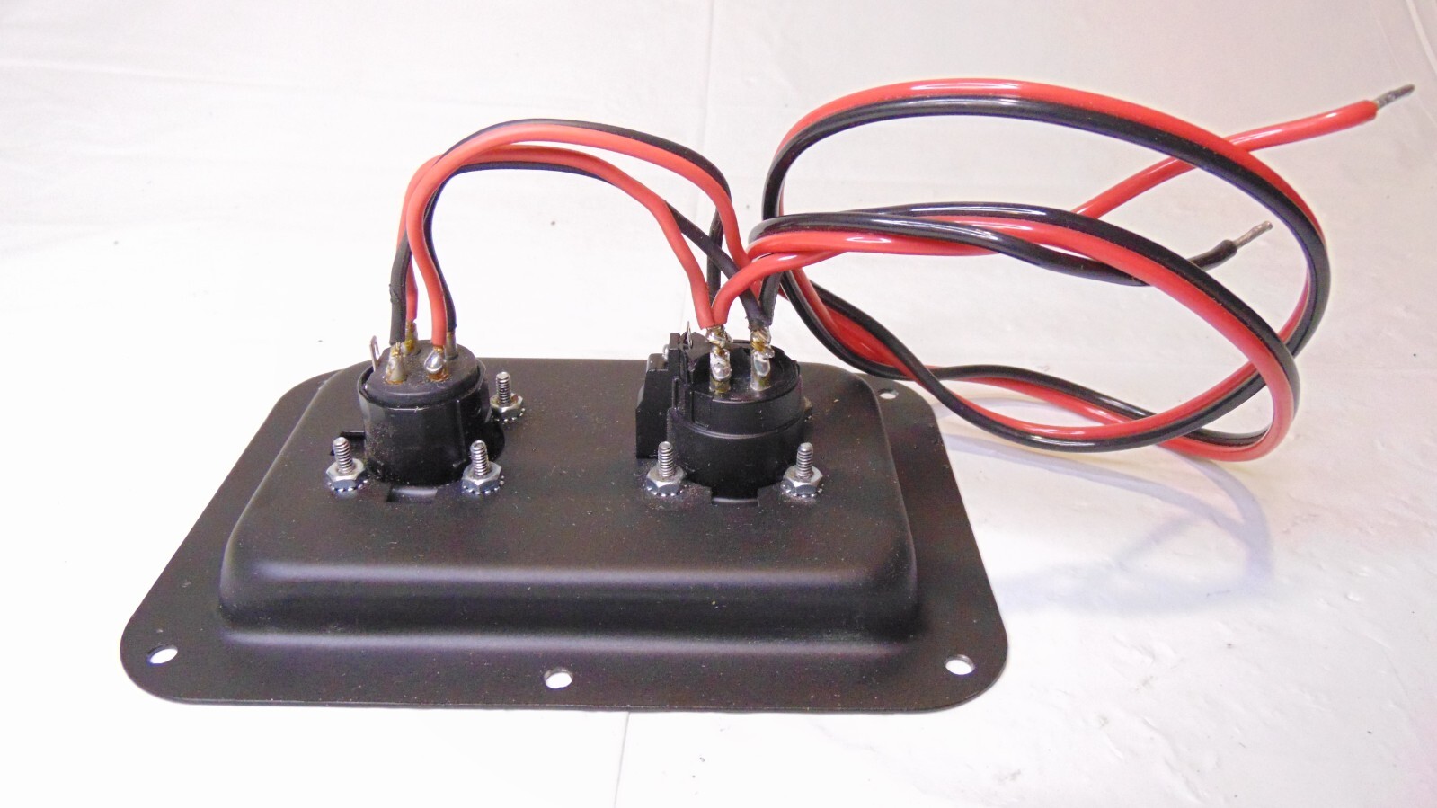 Subwoofer Speaker Connection/ link box large