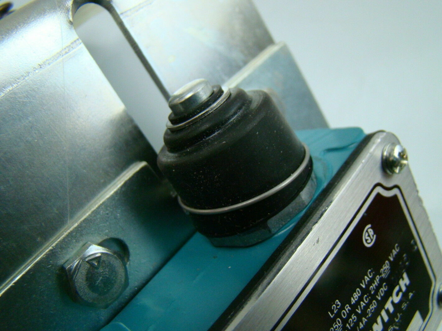 Honeywell Micro Switch 125,250,480v BAF1-2RN-RH