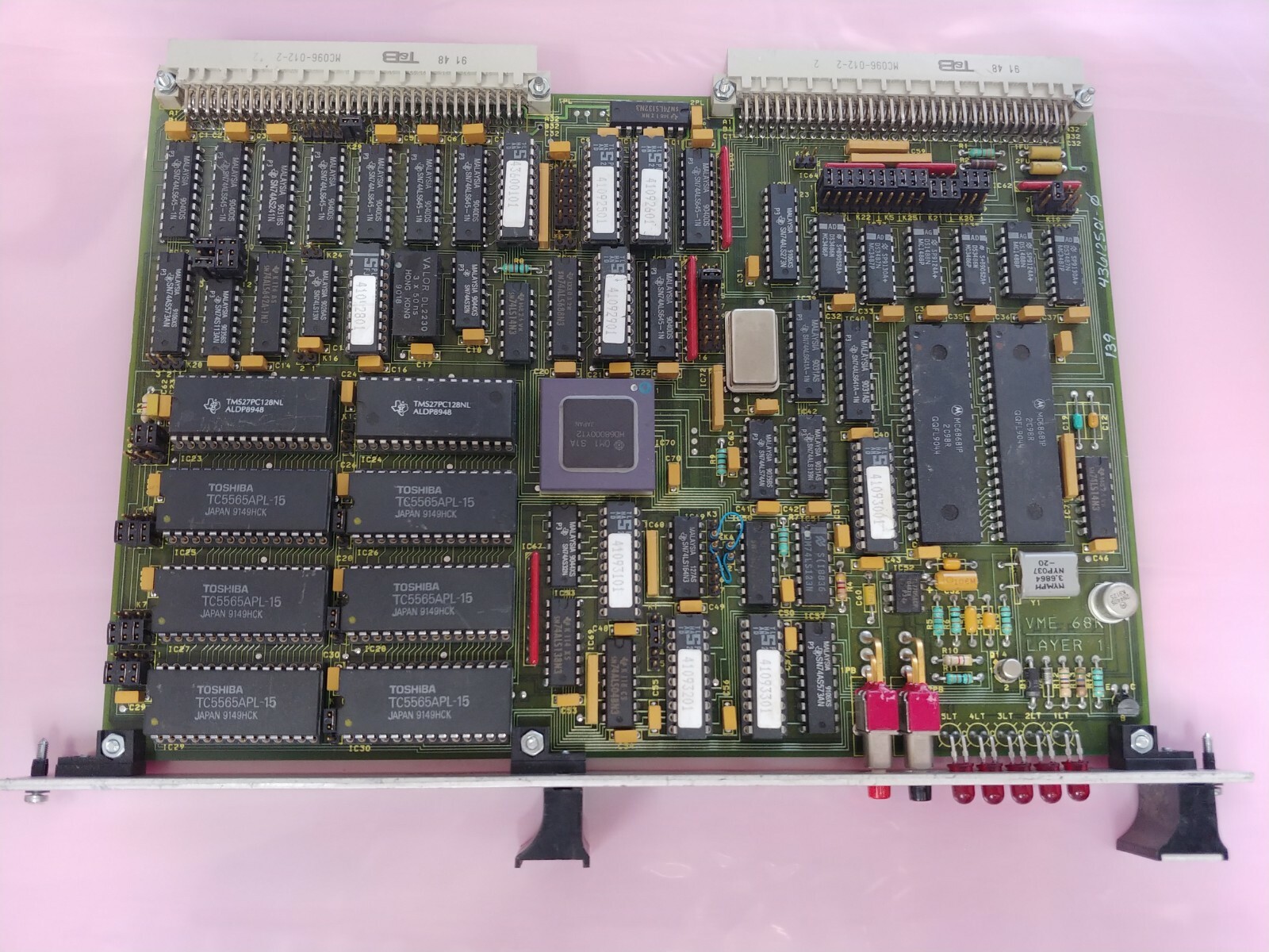 Universal Instruments VME 68K 12S 43612501