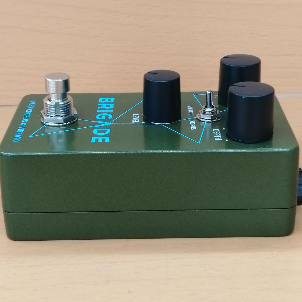 UAFX Brigade Effector Guitar Pedal Effects 1MΩ Input 500Ω Output Used