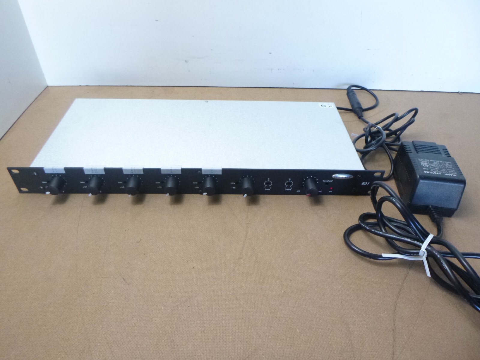 BiAmp Systems Model 601 Rackmount Mic-Line Mixer 5 Input w/ Power Adapter