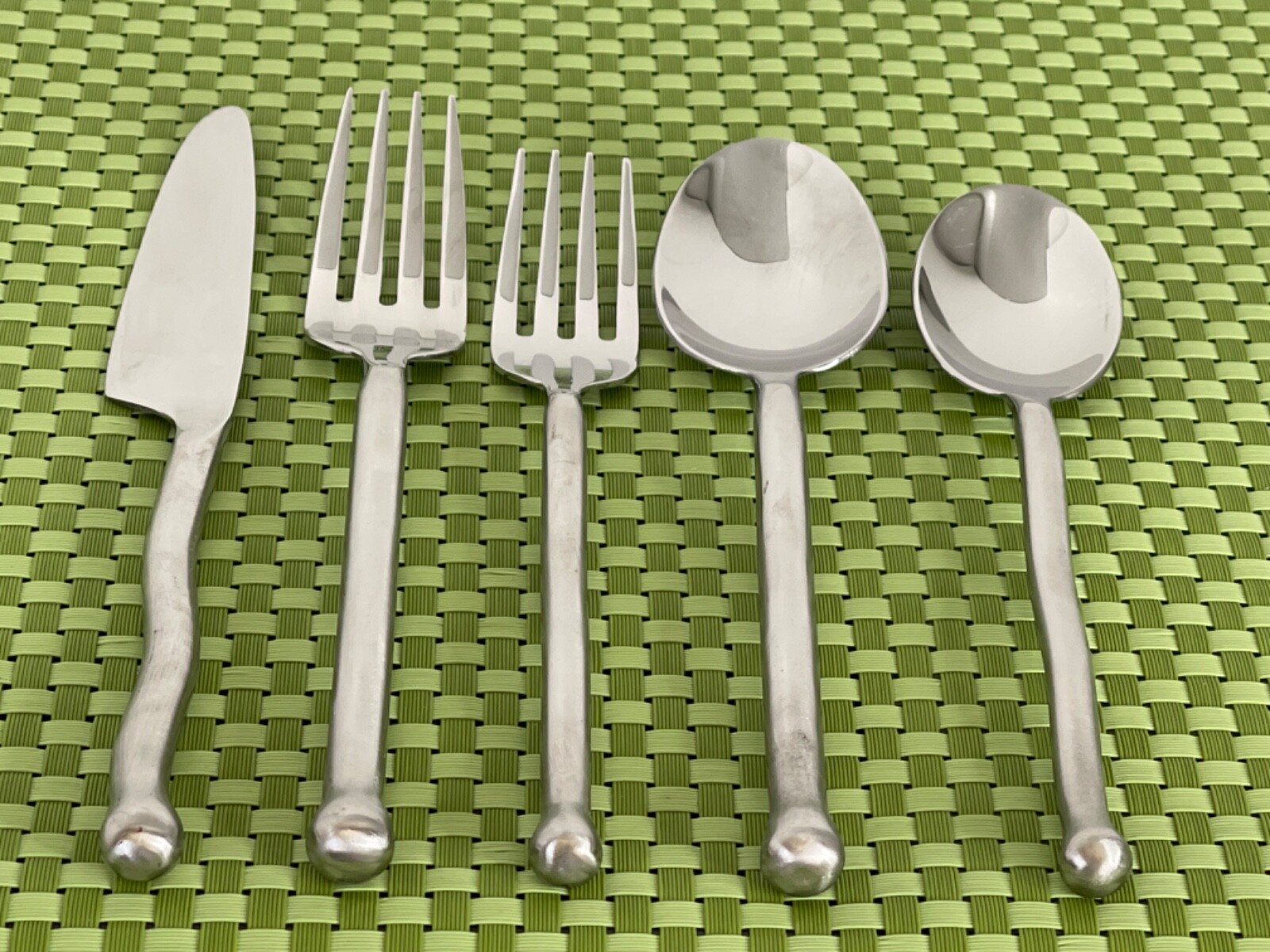 Gourmet Settings EXOTIQUE PLATINUM Stainless Wavy Smart Choice Flatware B71G