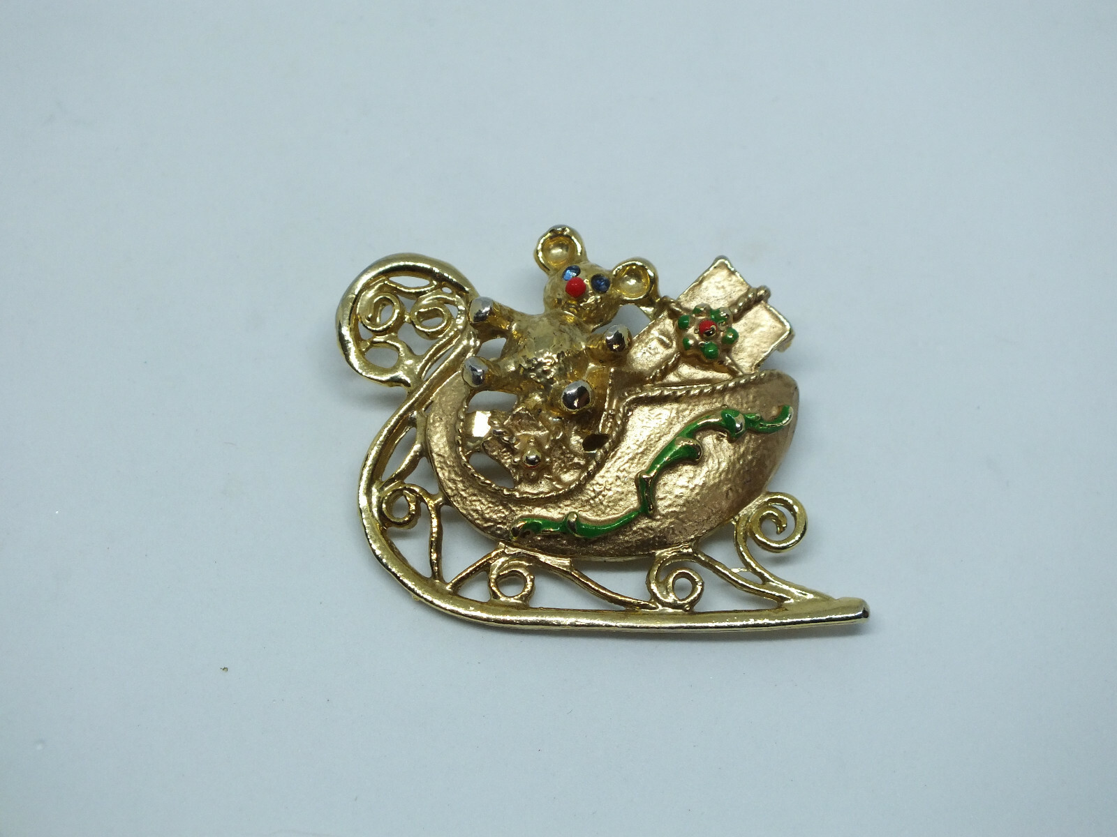 Beautiful Brooch Pin Christmas Sleigh Gold Tone Green Red Enamel Rhinestones