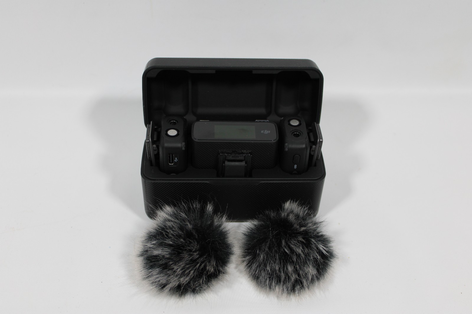 DJI Mic Dual-Transmitter Compact Digital Wireless Microphone System ASB01