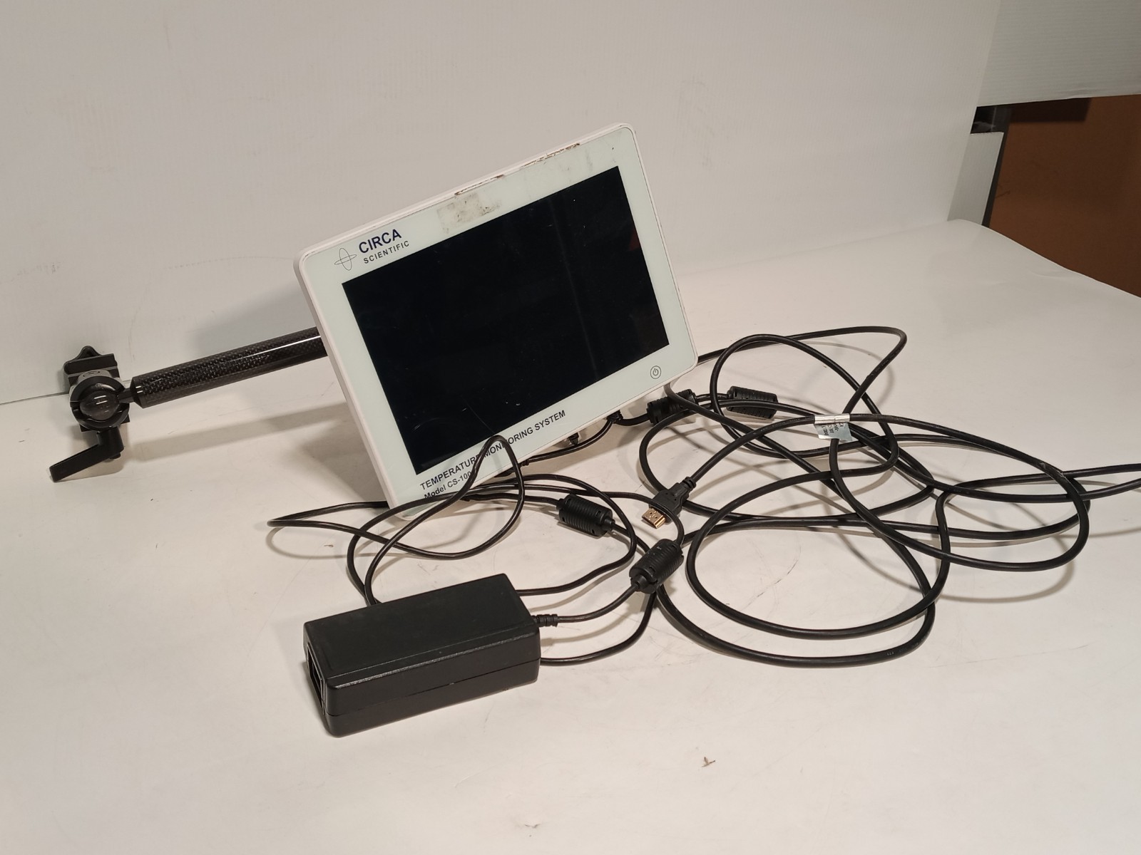 Circa Scientific CS-1000 Temperature Monitoring System w/StarTech HDMI Unit, Arm