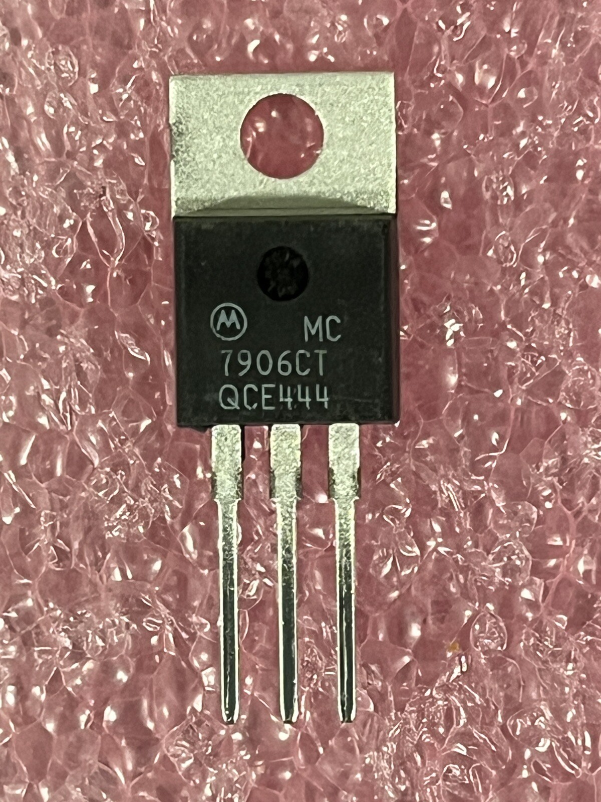 MC7906CT STANDARD VOLTAGE REGULATOR -6V 1A 3 PIN TO 220 MOTOROAL (LOT OF 5