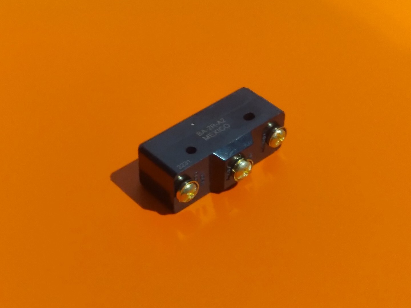 JLG 70002902 Block, Contact Switch, 20amp for Footswitch