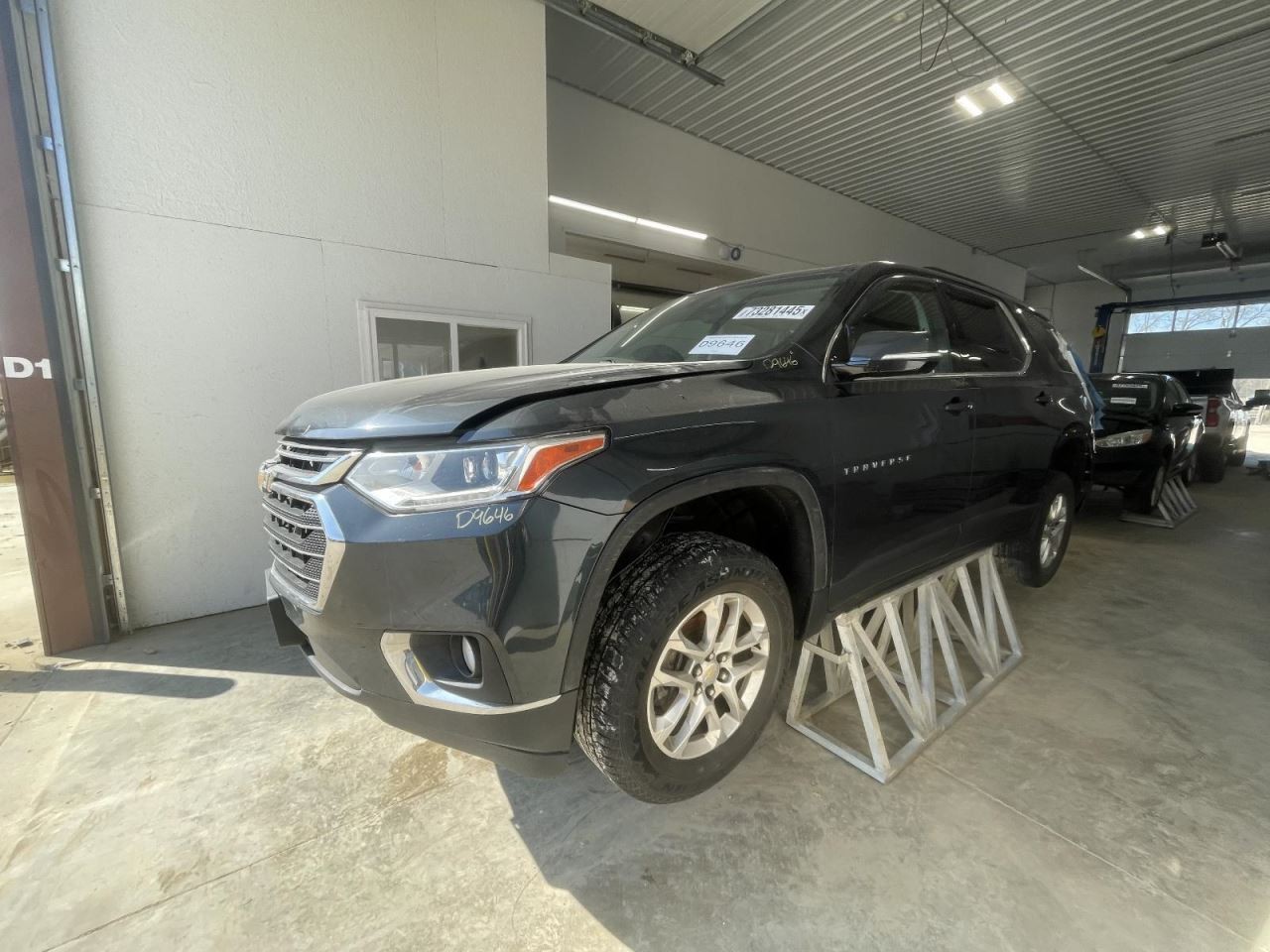 TRAVERSE  2019 Air Shutter 1061607