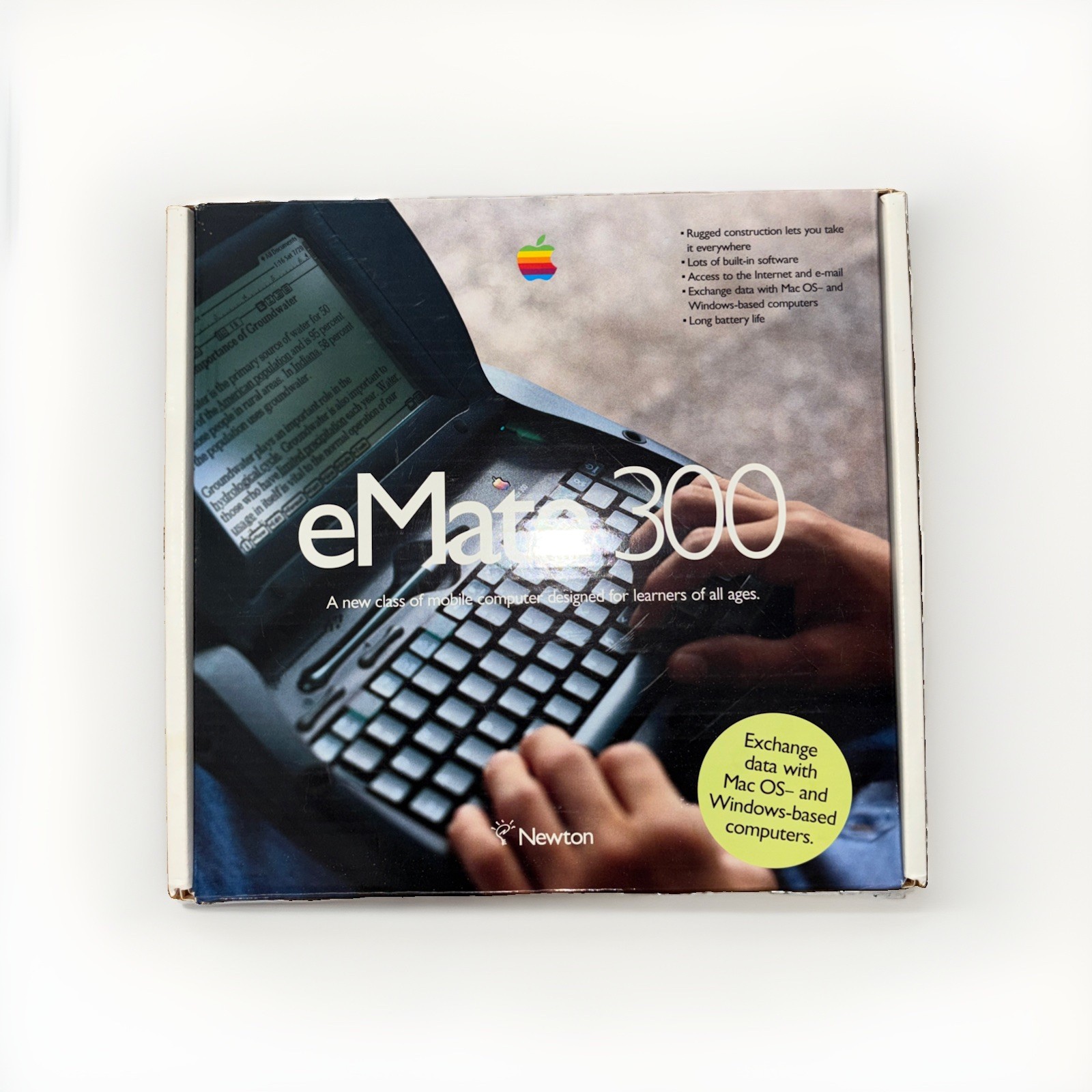 Apple Newton eMate 300 Vintage Handheld Computer W/original Box Stylus Powers On