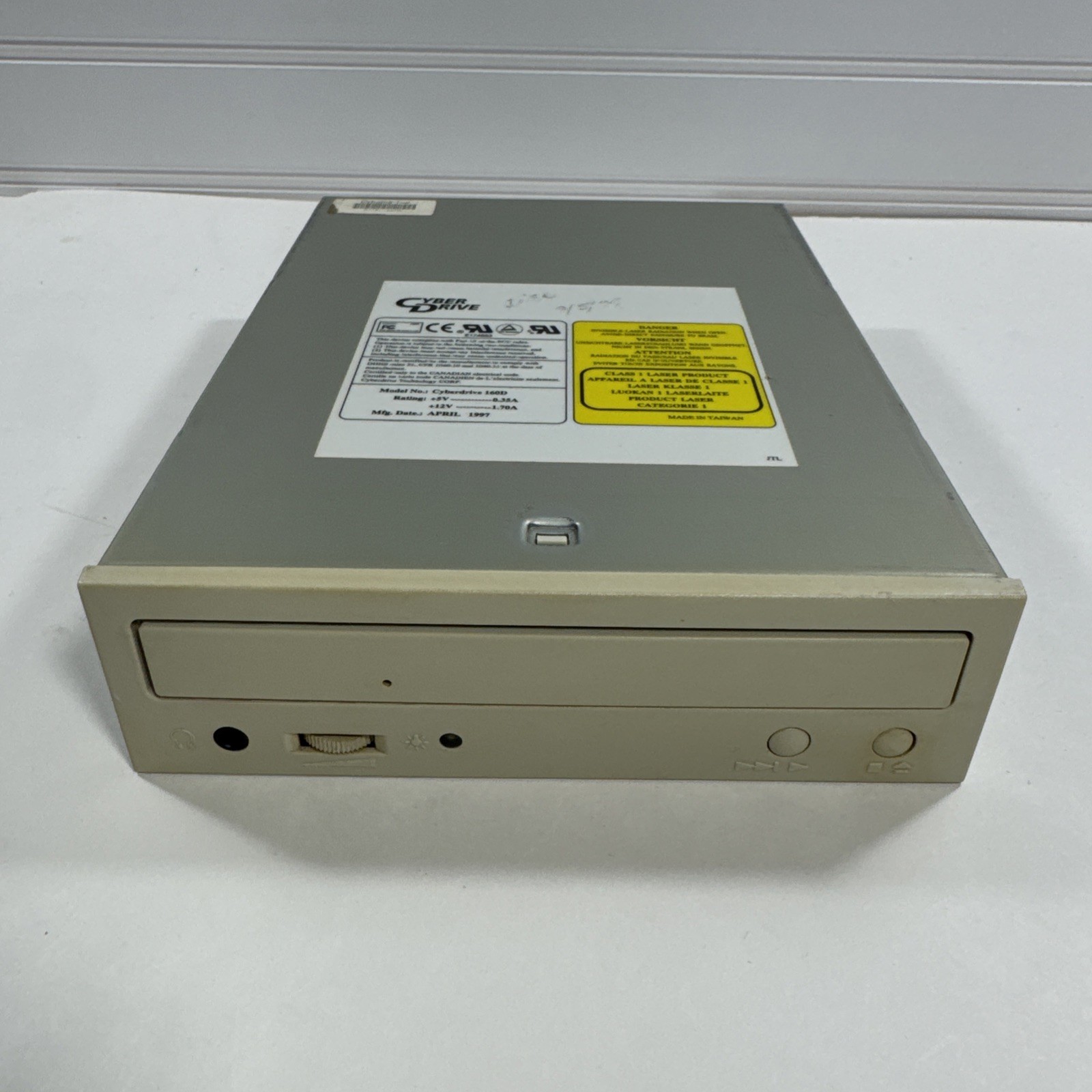 VINTAGE Cyberdrive 160D 16x IDE Internal CD-ROM Drive Untested As Is No Cords