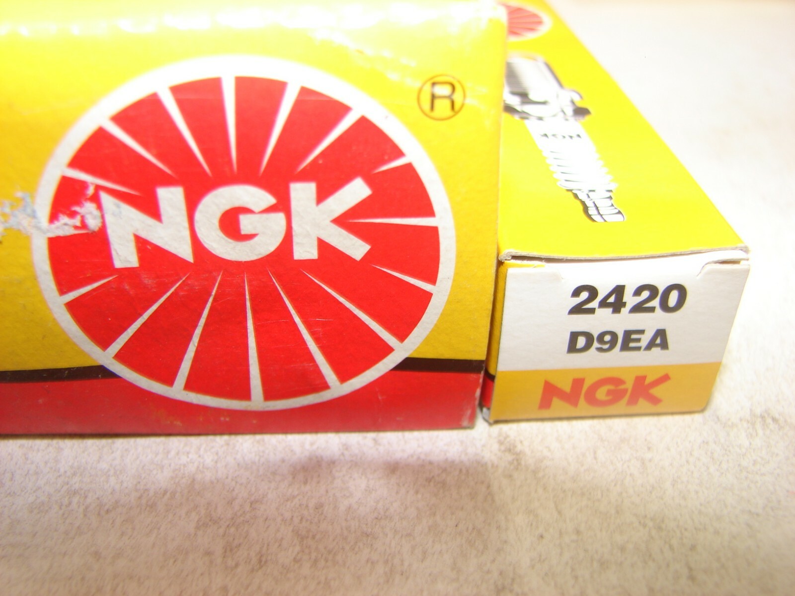 NEW NGK D9EA 2420 Spark Plug - 1 Plug FAST SHIPPING