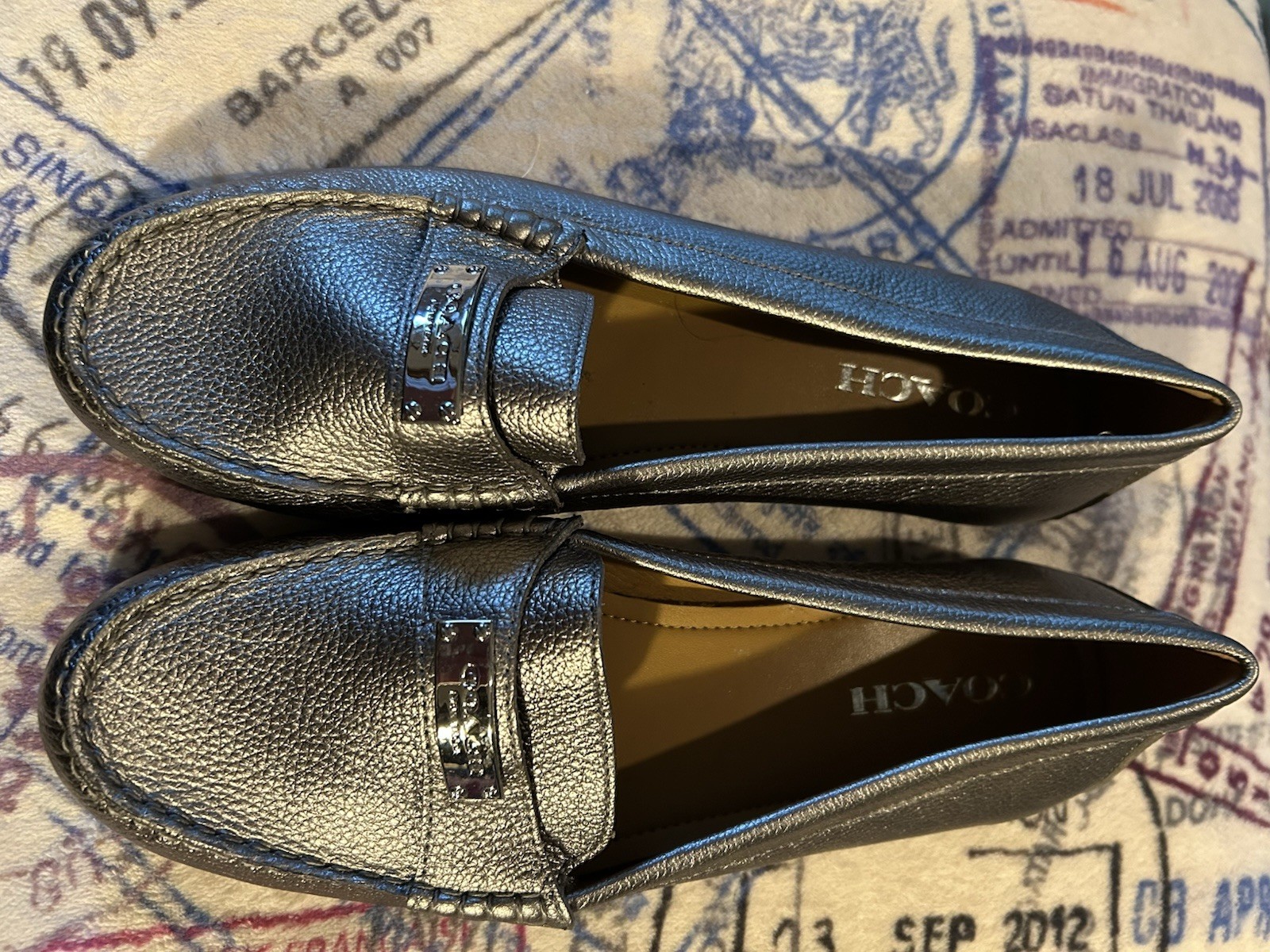 Coach Metallic Silver/Pewter Loafer Flat Leather Size 10 B  NWOT