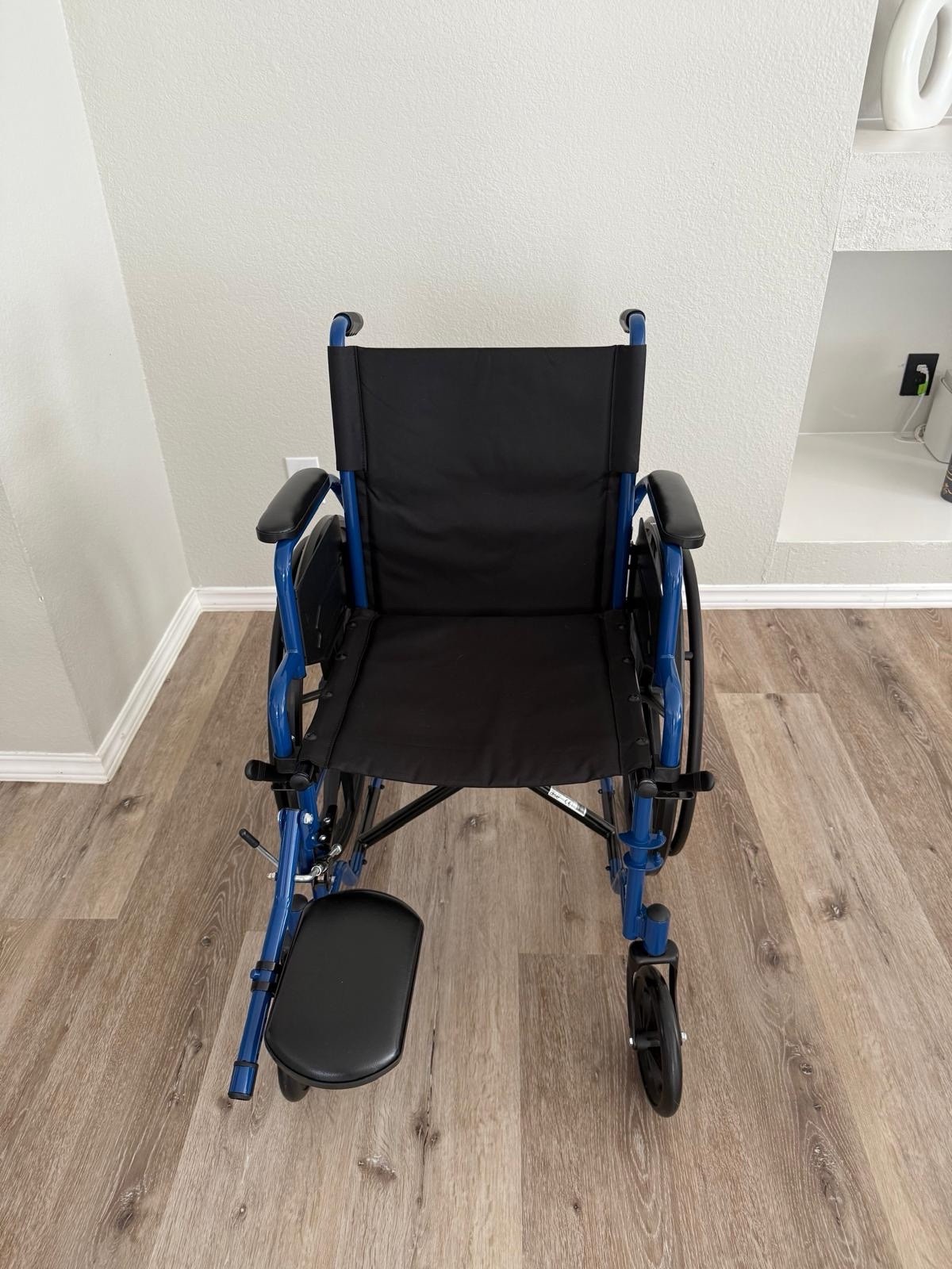 Drive Medical Wheelchair Blue Streak W/ Flip Back Desk Arm   18" Seat   Footrest
