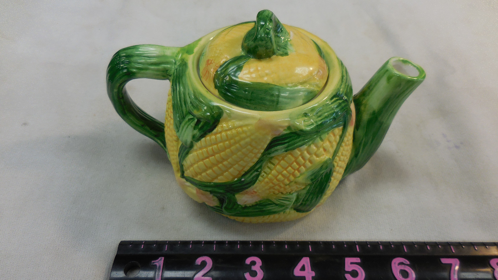 VINTAGE EARS OF CORN TEAPOT --UNMARKED