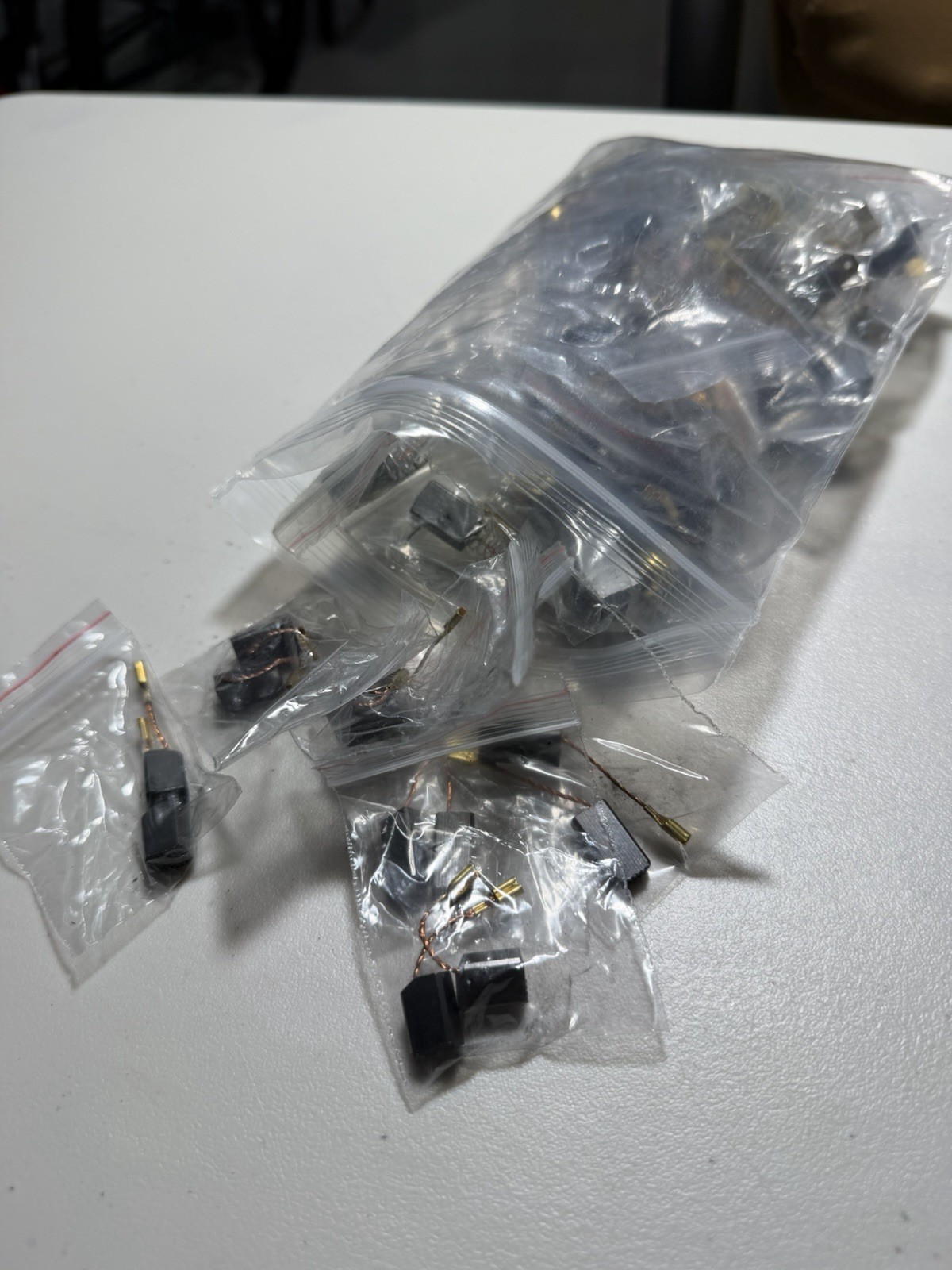 40Pcs Electric Motor Carbon Brushes, 10 Different Sizes Carbon Brush Motor