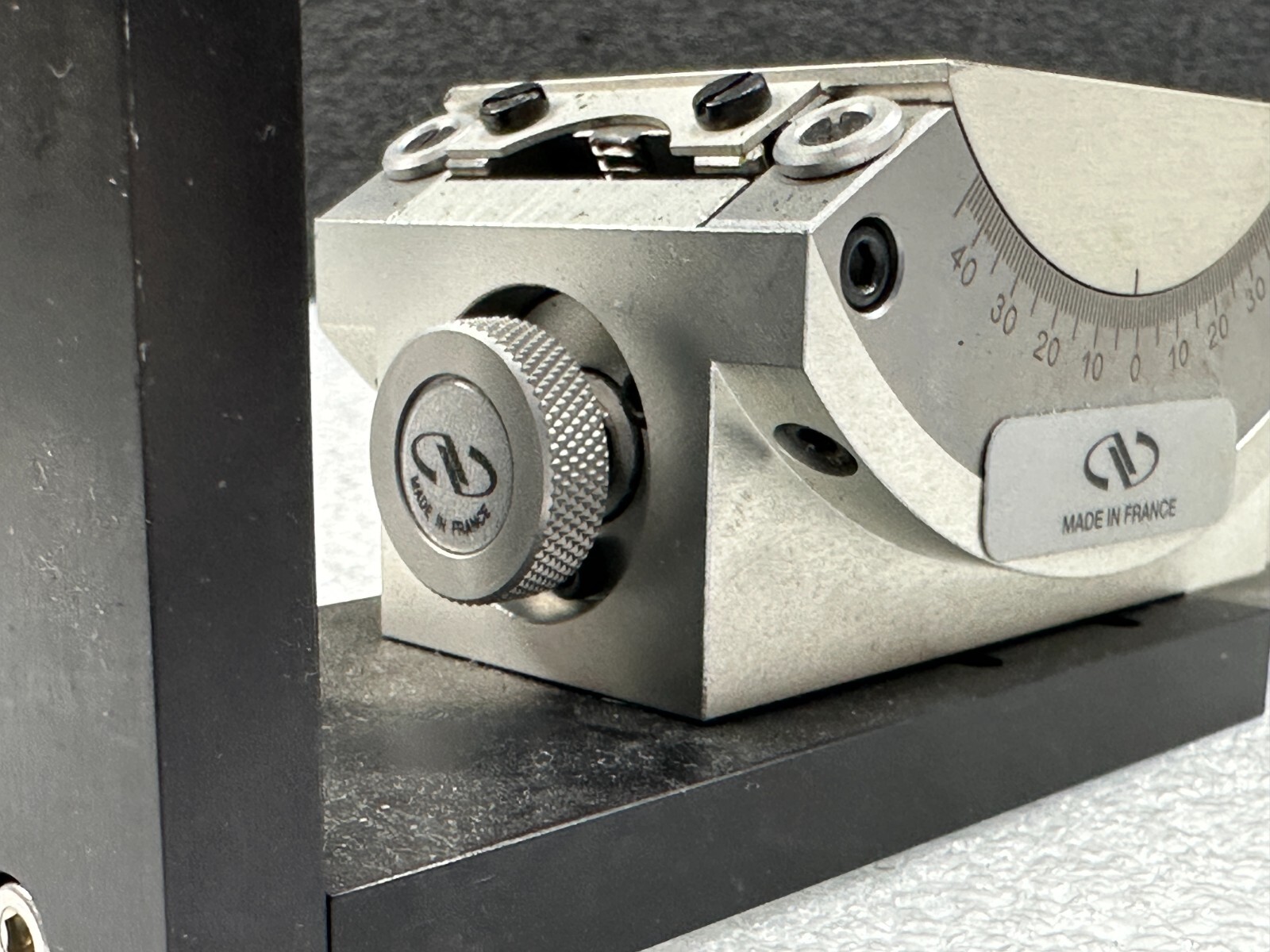 Newport Linear Vertical Stage Z413A ENCODER:5V MOTOR: UE31CC FREE SHIPPING 🚚