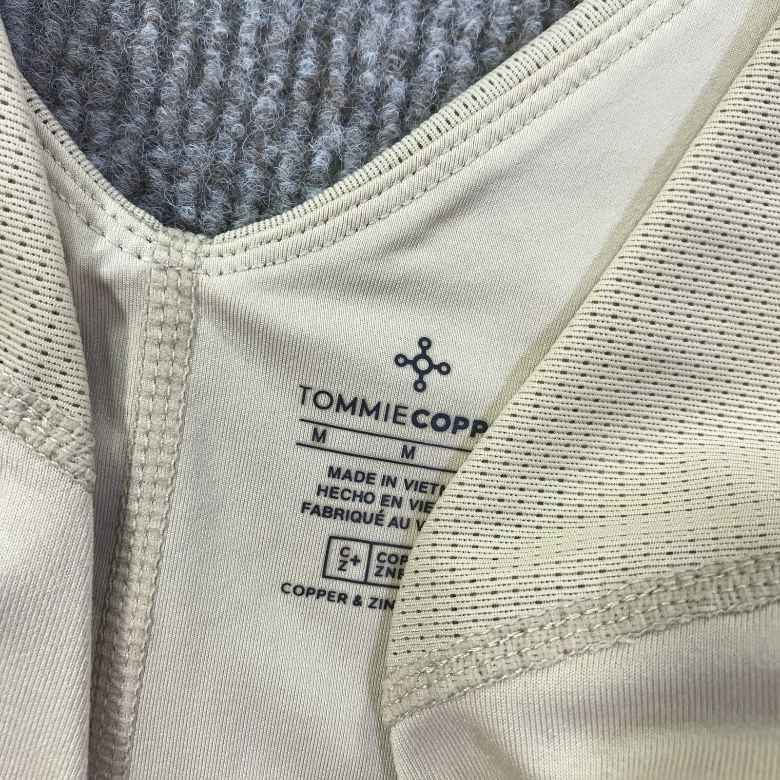 Tommie Copper Shoulder Support Bra Medium Womens Beige Zip Front Compression Top