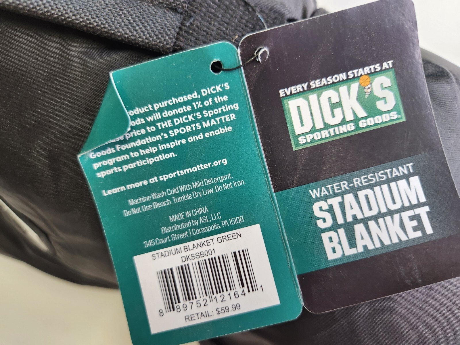 DSG Water-Resistant Stadium Blanket 58"x72" Soft Comfortable Fleece Solid Green