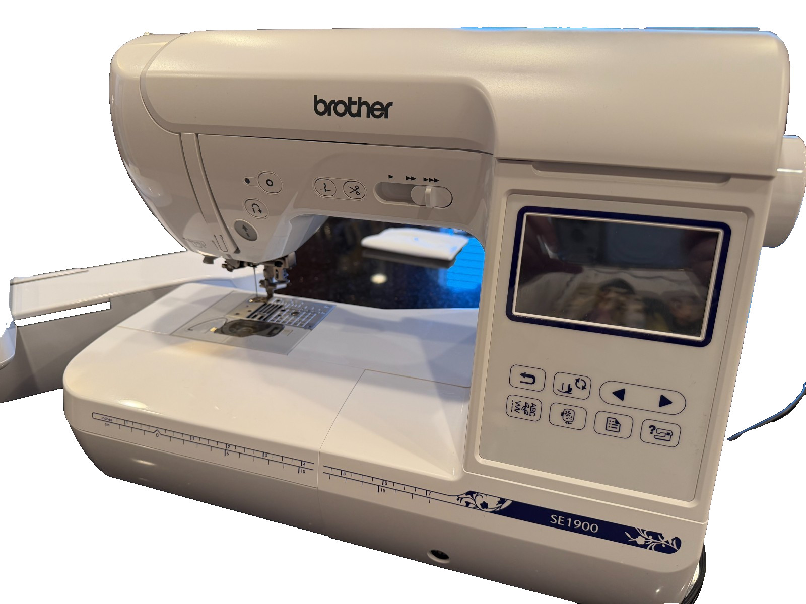 Brother SE1900 Sewing and Embroidery Machine - White (ORIGINAL BOX/ACCESSORIES)