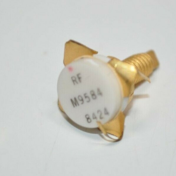 NOS MOTOROLA  M9584 RF FLANGED POWER TRANSISTOR   NPN SILICON