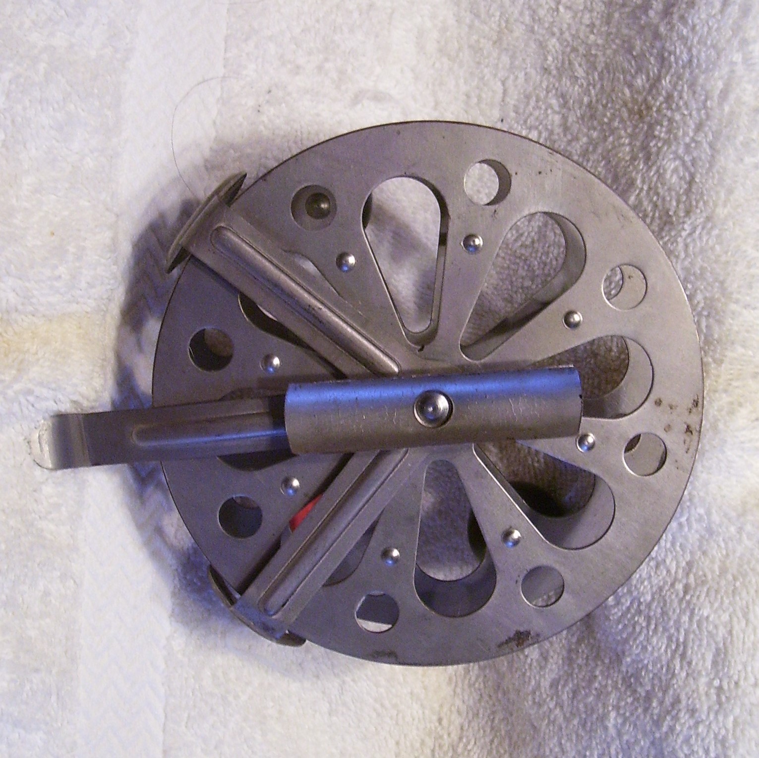 VINTAGE PFLUEGER TAXIE REEL 2/17/20B FAIRLY NICE