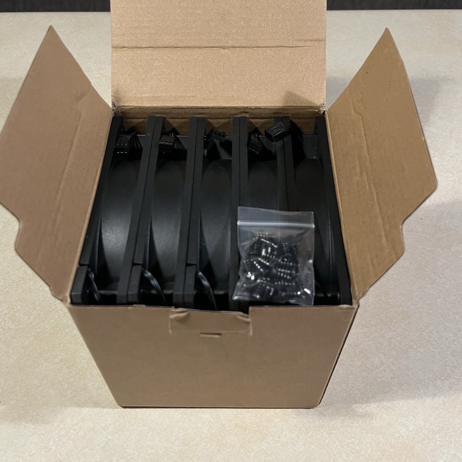 ARCTIC P14 (Black) 5 Pack 140mm Pressure-Optimised Quiet Motor PC Case Fans