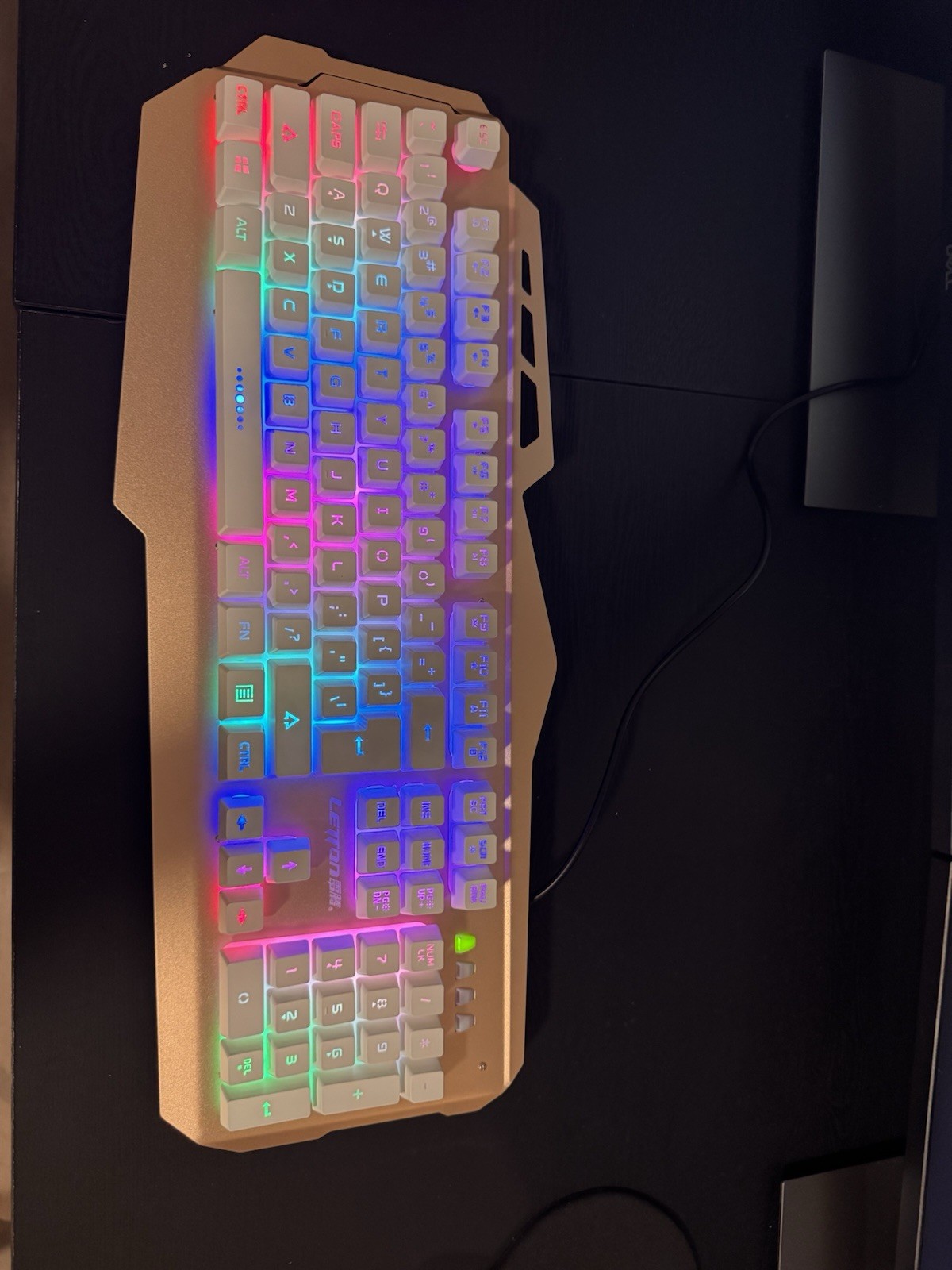 LeTion K105 Wired Gaming Keyboard RGB Illuminated White/Gold English QWERTY