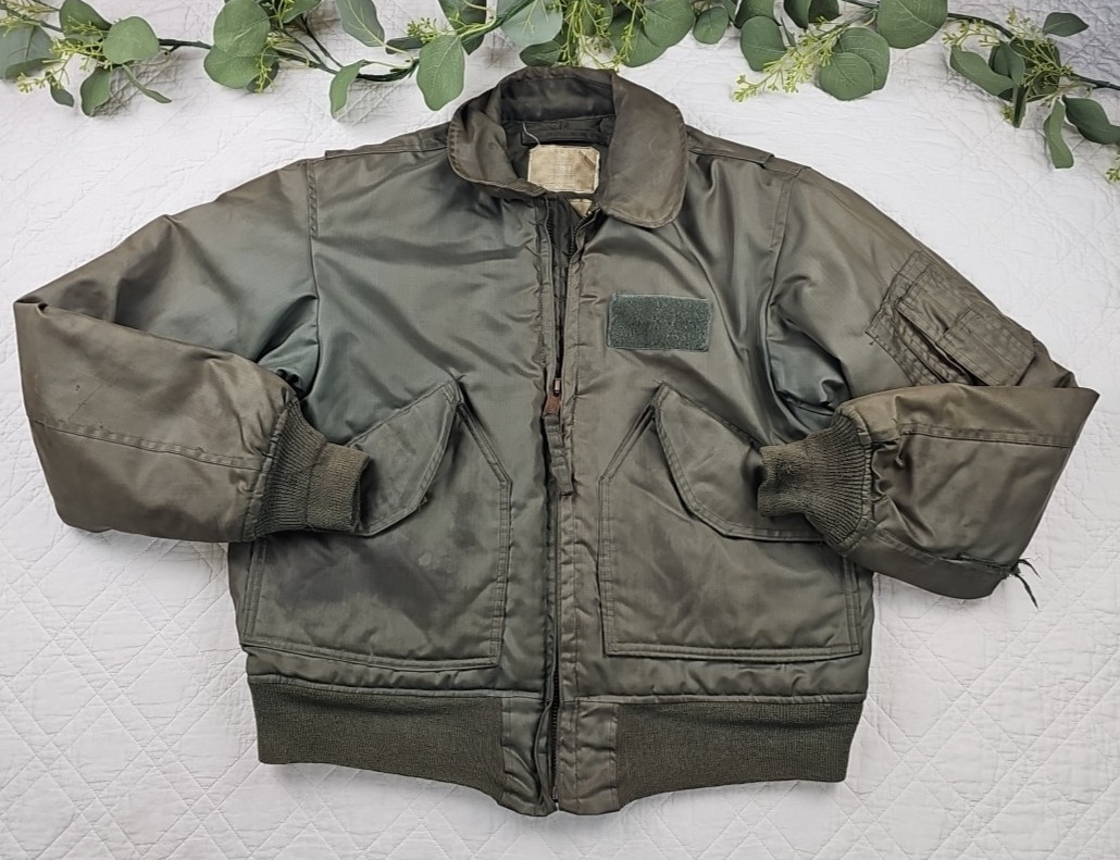 VTG USAF Flight Jacket Medium 38-40 Cold Weather Military 1986 80s Full Zip Army