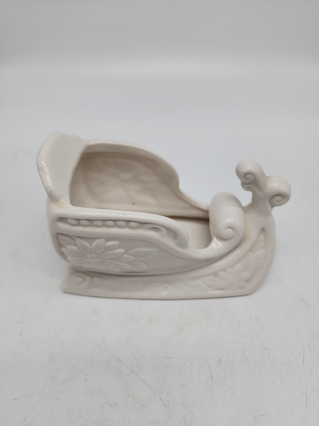 Vintage White Christmas Sleigh Floral Decoration Decor 5.5” X 3".