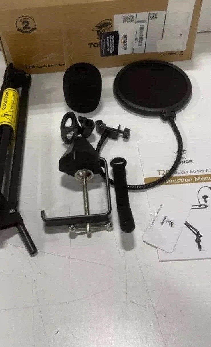 Studio Boom Arm in Black T20 Open Box With Instructions