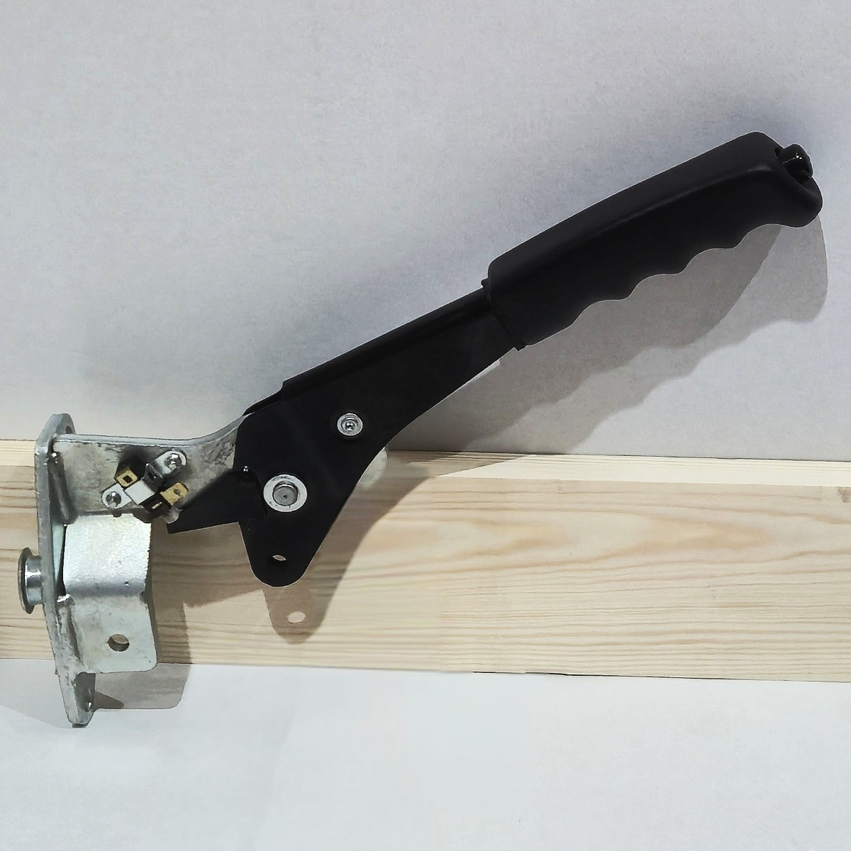 Hand brake Lever + Plastic Grip to fit RHD Land Rover Defender TDCI 07-16 90 110