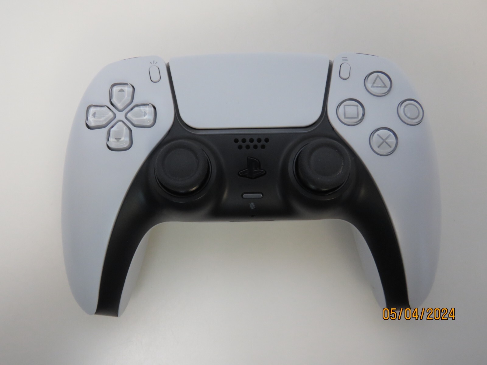 PlayStation 5 DualSense Wireless Controller - White - HALL EFFECT JOYSTICKS