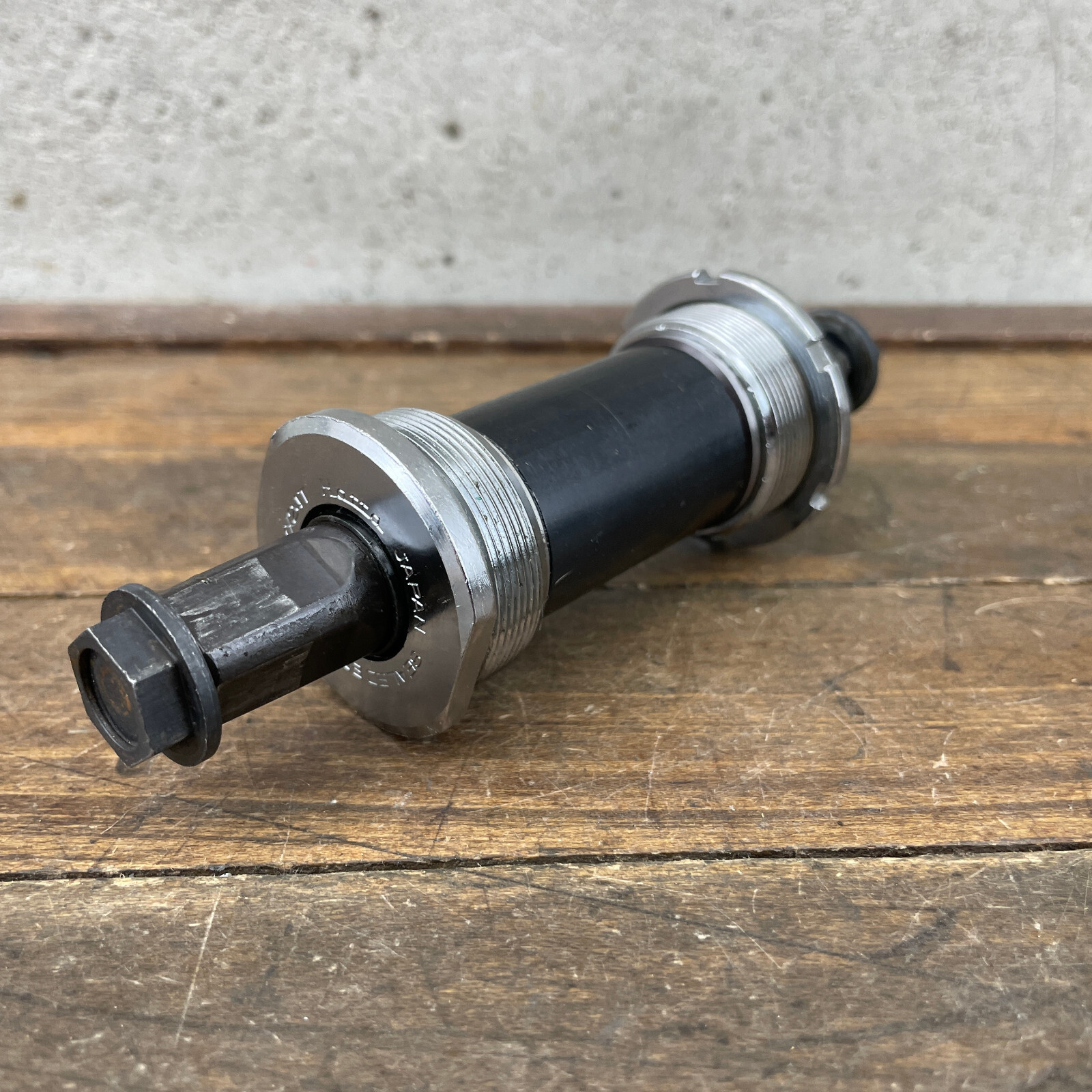 Vintage Hatta Japan Bottom Bracket Sealed English Thread Zero Offset 123 68