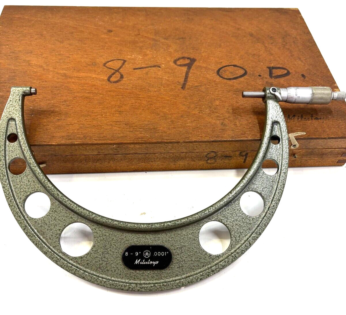 MITUTOYO MICROMETER NO. 103-223A RANGE: 8-9"