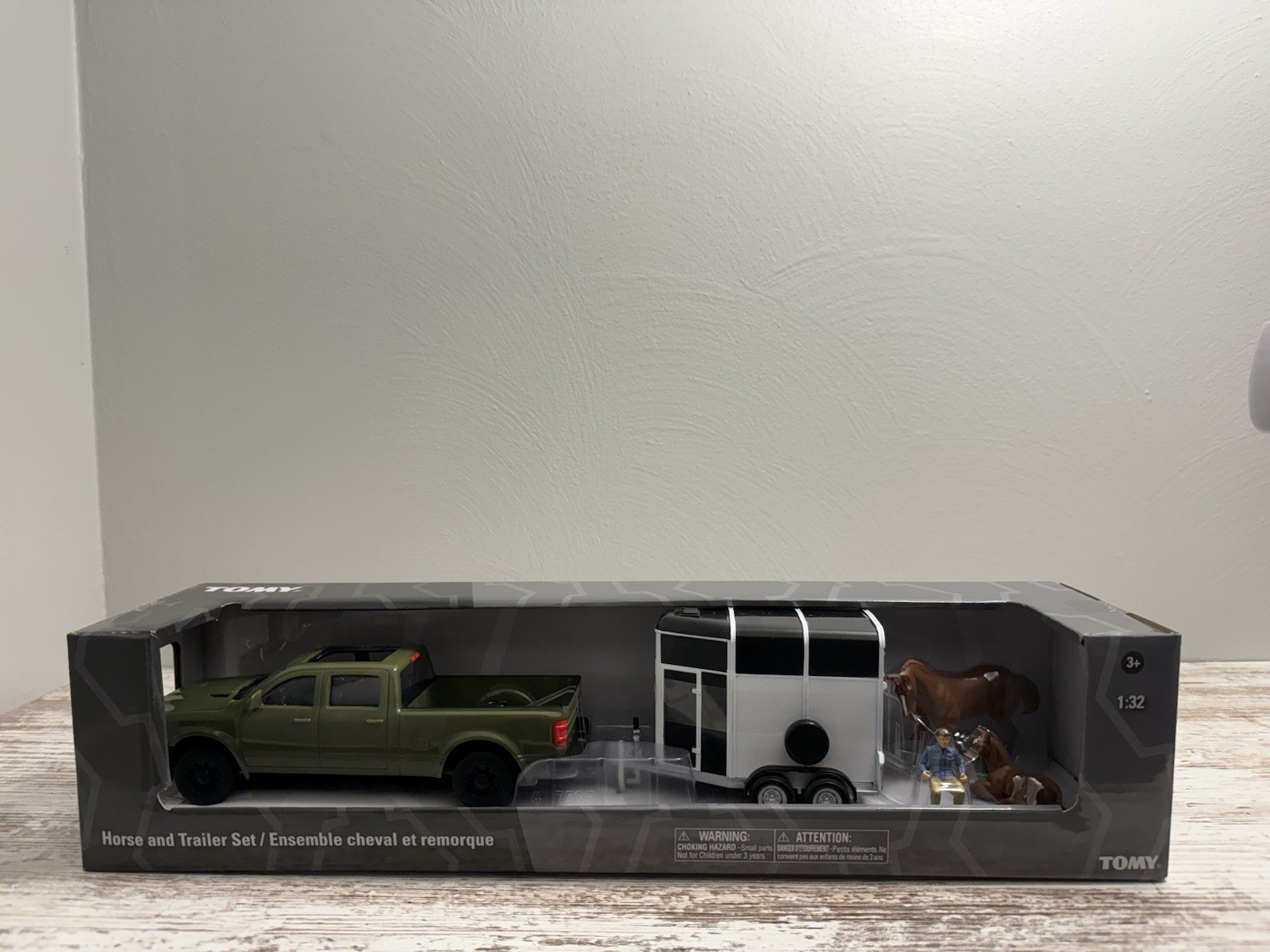 Green Pickup Truck 5-Piece Horse Trailer Set 1:32 Scale Model - ERTL 47599