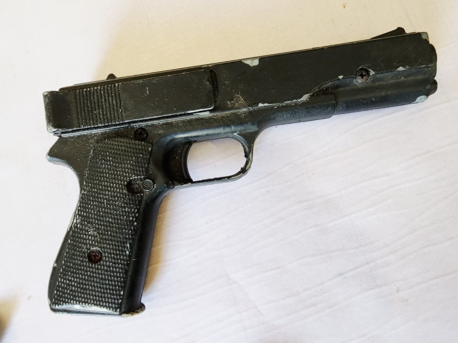 Daisy Marksman Repeater BB Gun w/ Holster